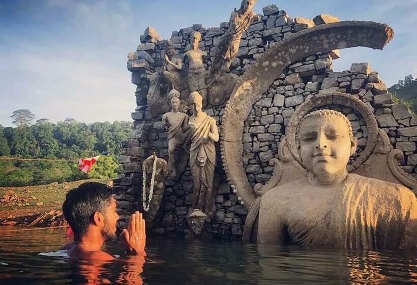 Pensionat White House Hostel