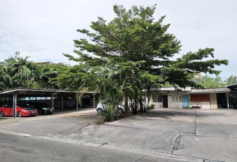 Отель The View Apartment