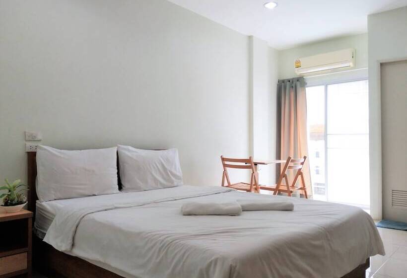 Отель The View Apartment