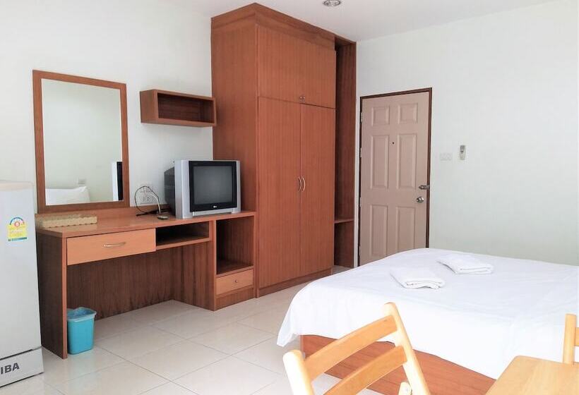 Отель The View Apartment