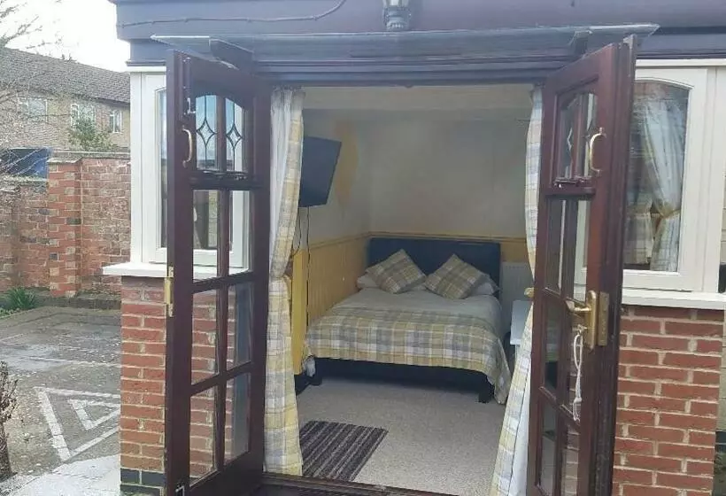 ベッドアンドブレックファースト Ruby Cottage