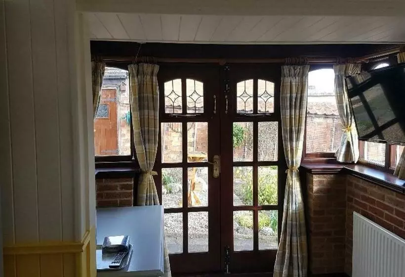 ベッドアンドブレックファースト Ruby Cottage