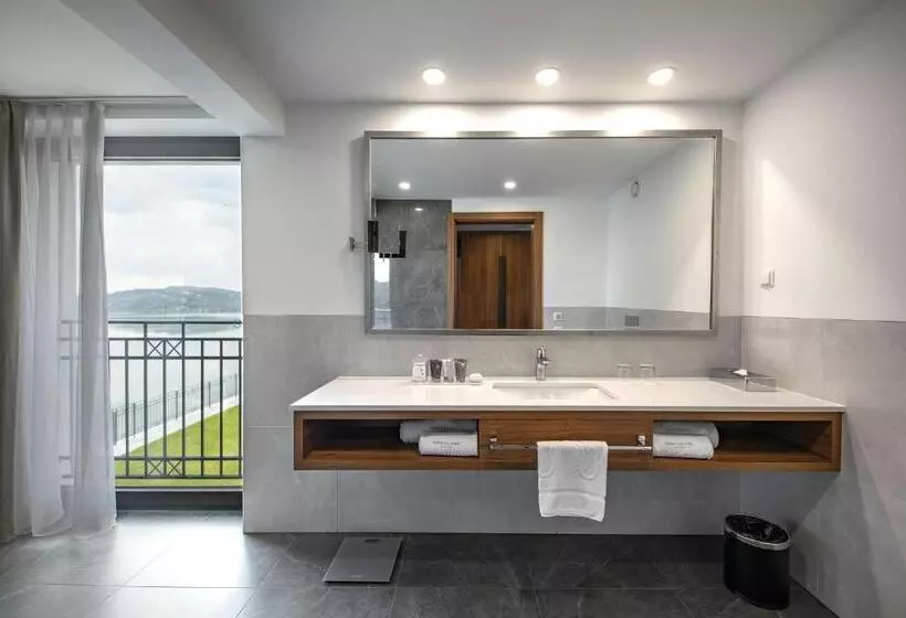 Heron Live Hotel Marina & Spa