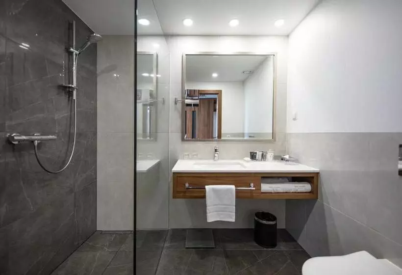 Heron Live Hotel Marina & Spa