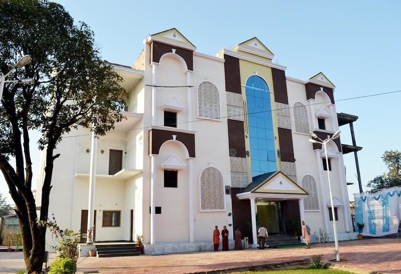 فندق The Safari Inn