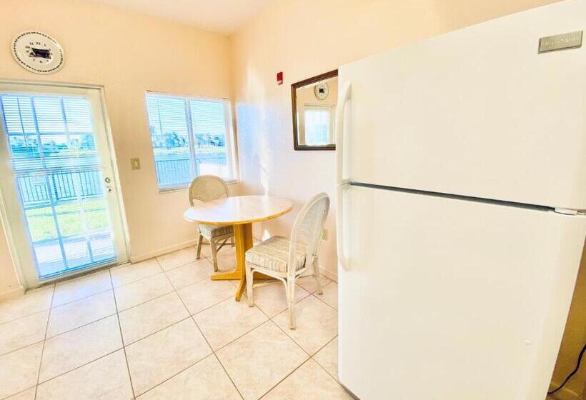 Отель Royal Inn