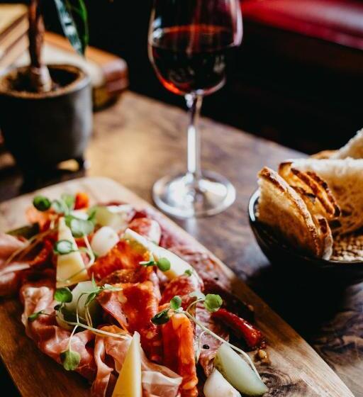 Hotel Coorie Inn Restaurant And Rooms