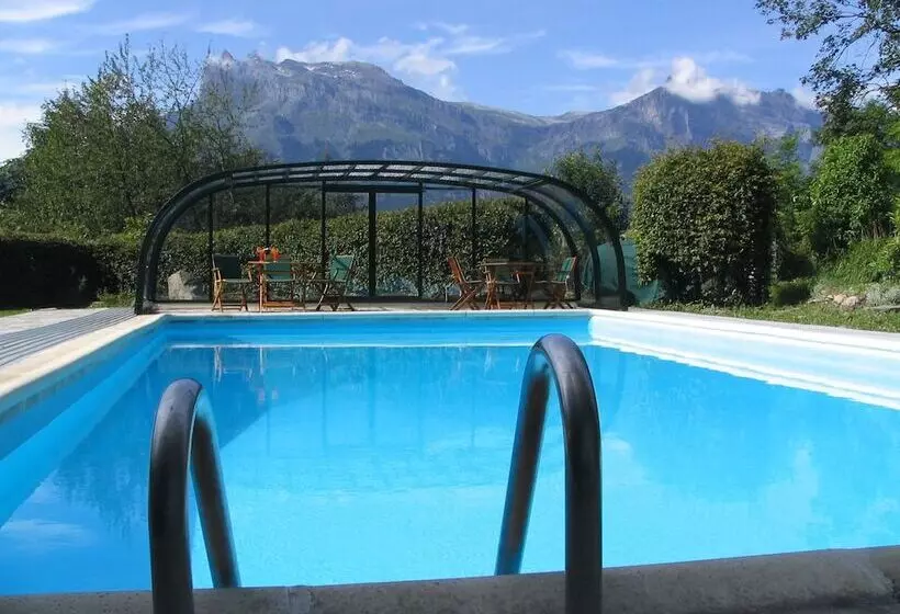 هتل Chalet Liberty Mont Blanc