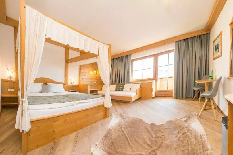 Отель Frohnatur