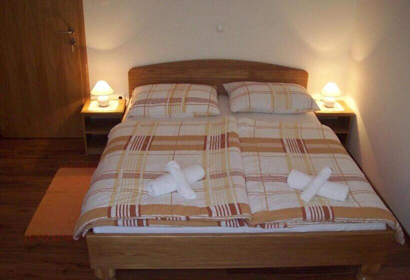 Отель House Mara