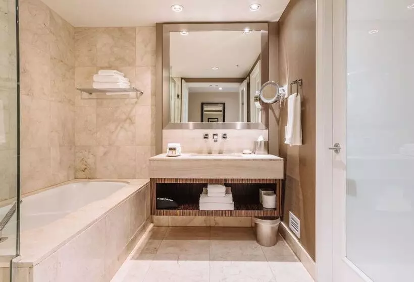 فندق L Hermitage