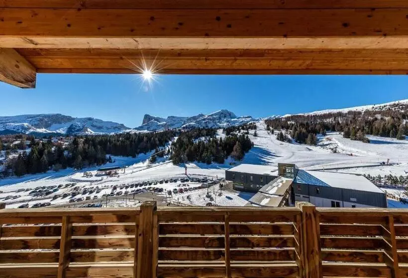 Отель Noemys Les Toits Du Devoluy