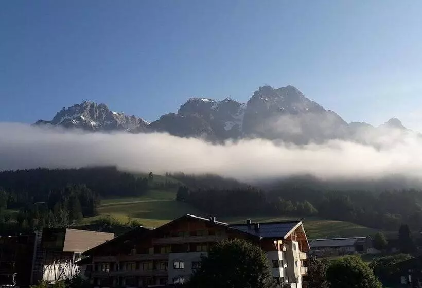 בית מלון כפרי Salzburger Hof Leogang