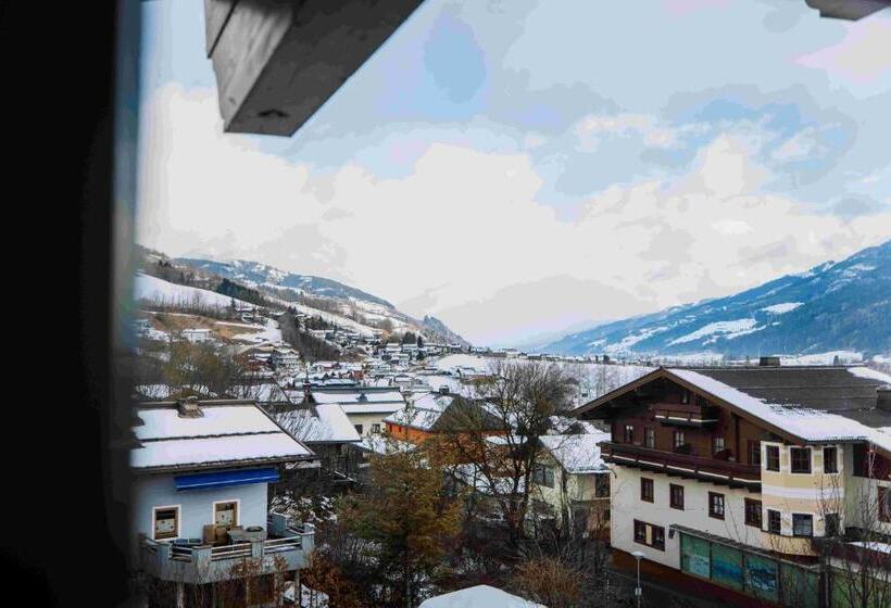 בית מלון כפרי In The Heart Of The Alps