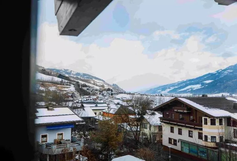 ホテル In The Heart Of The Alps