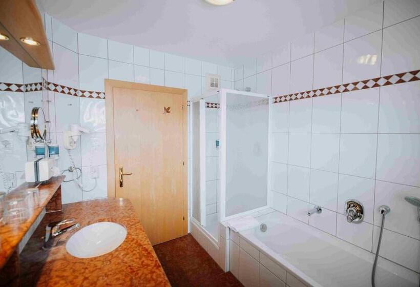 בית מלון כפרי In The Heart Of The Alps