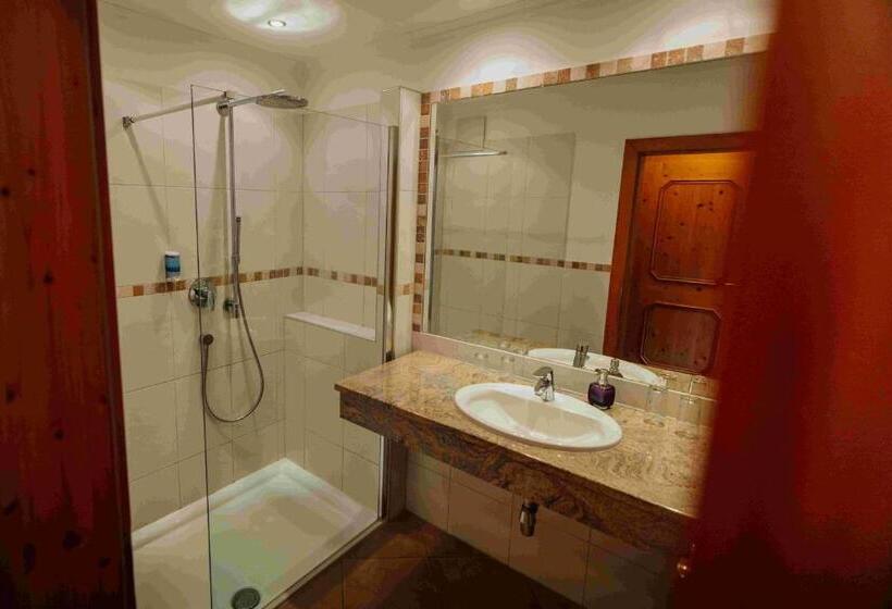 בית מלון כפרי In The Heart Of The Alps