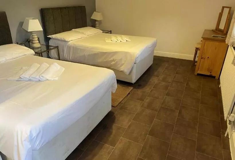 Отель The Riverside