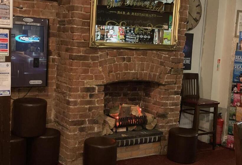 ホテル The Riverside