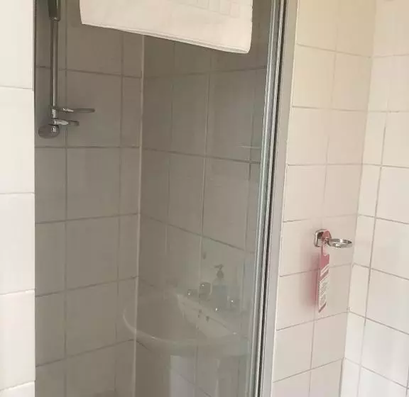 Отель The Riverside