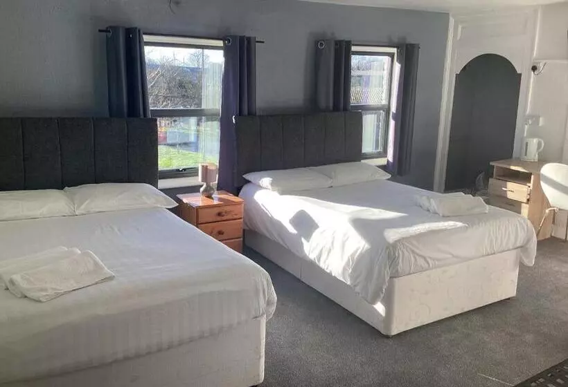 Отель The Riverside