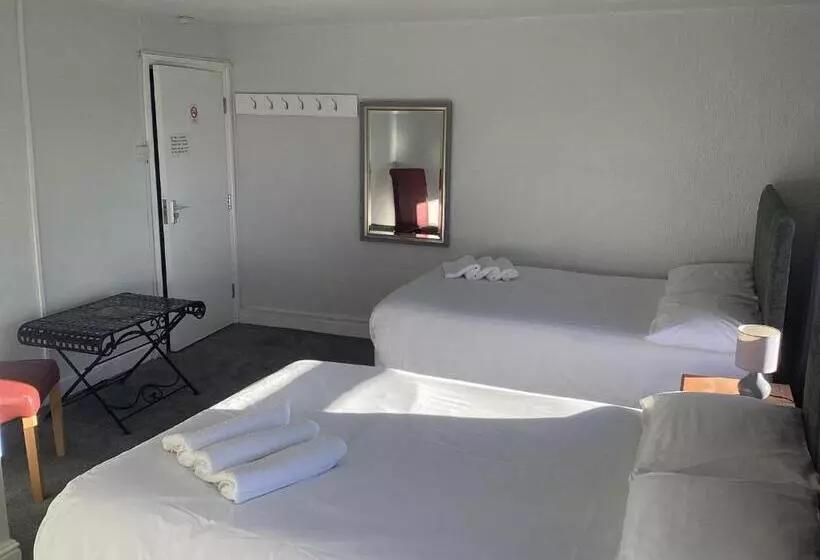 Отель The Riverside