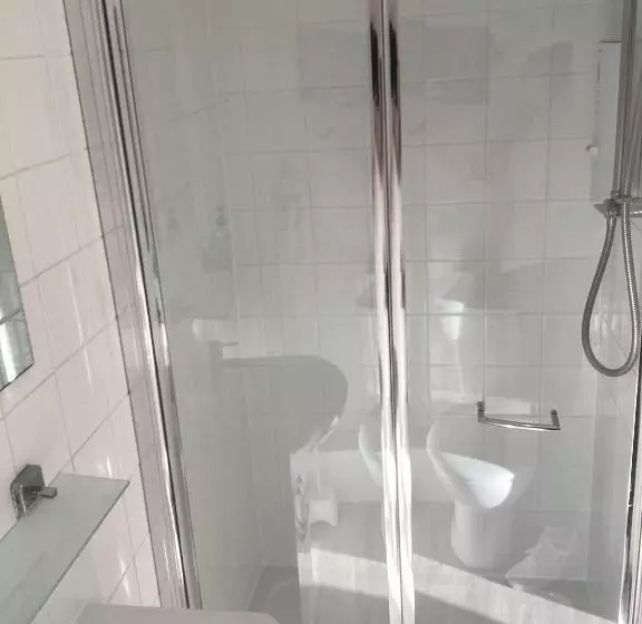 Отель The Riverside