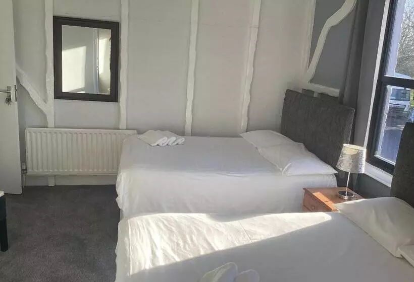 Отель The Riverside