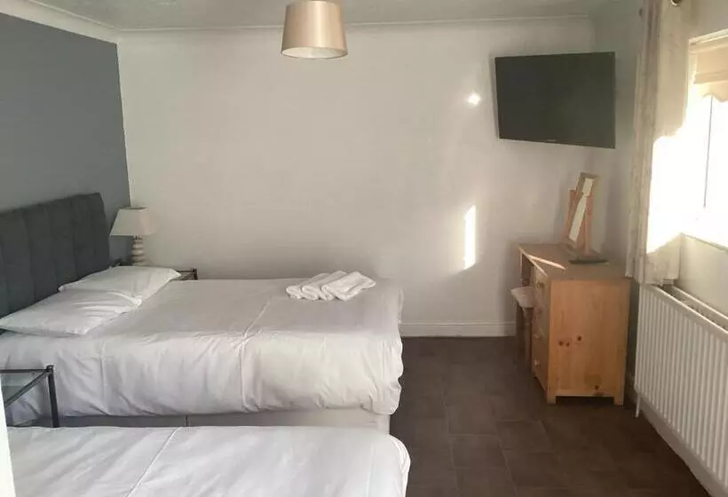 Отель The Riverside