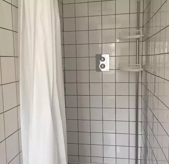 Отель The Riverside