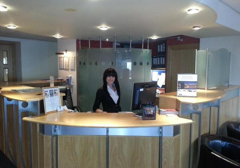 فندق The Windsor