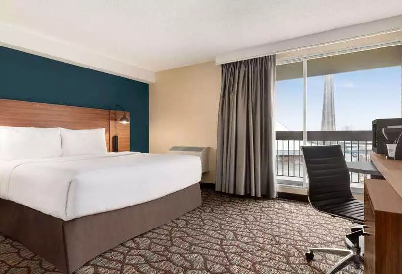 Hotel Wyndham Garden Niagara Falls Fallsview