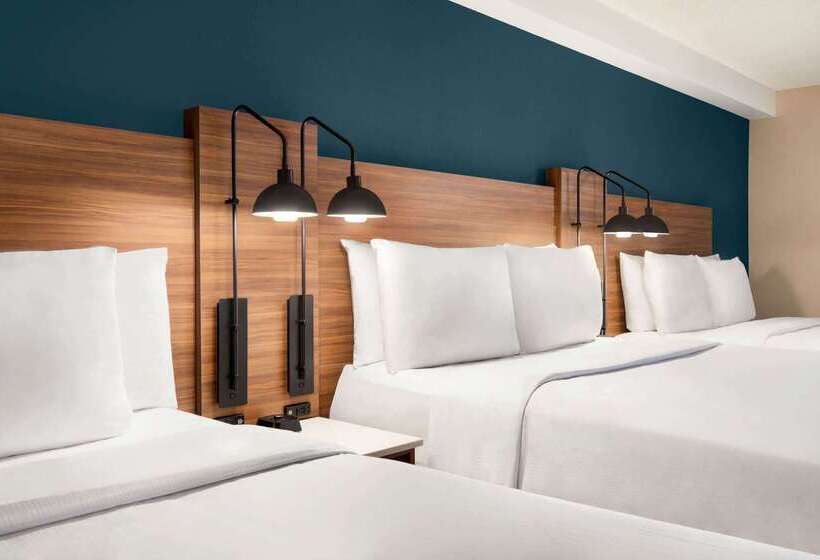 فندق Wyndham Garden Niagara Falls Fallsview