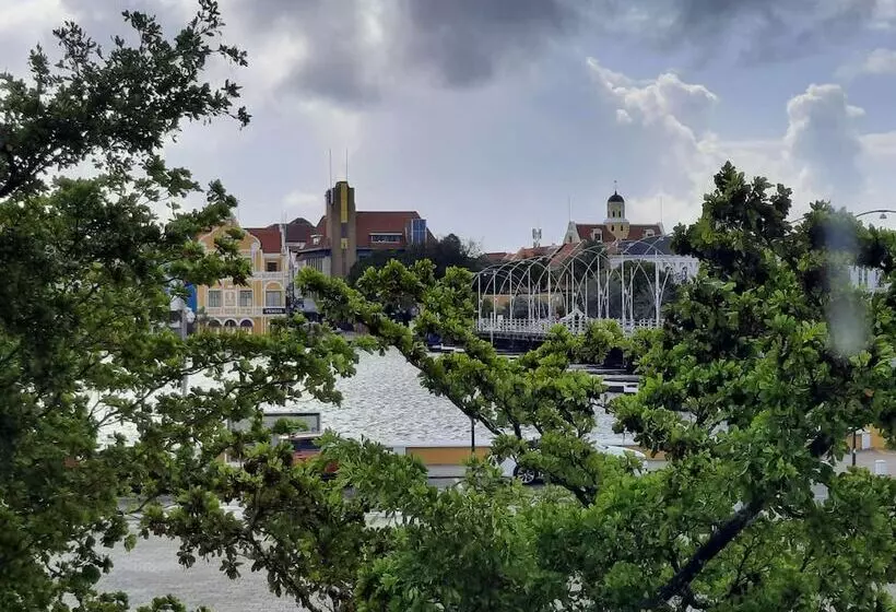 Brion City Hotel Bw Signature Collection