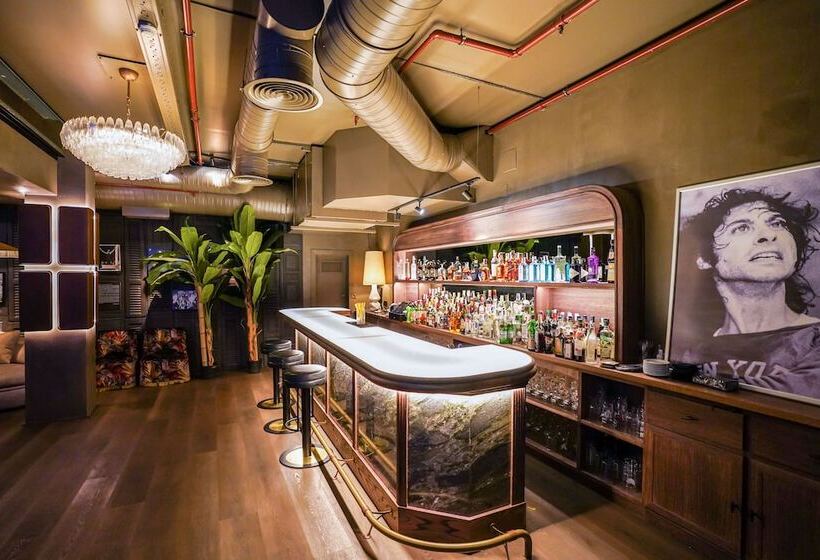 مسافرخانه El Pasaje