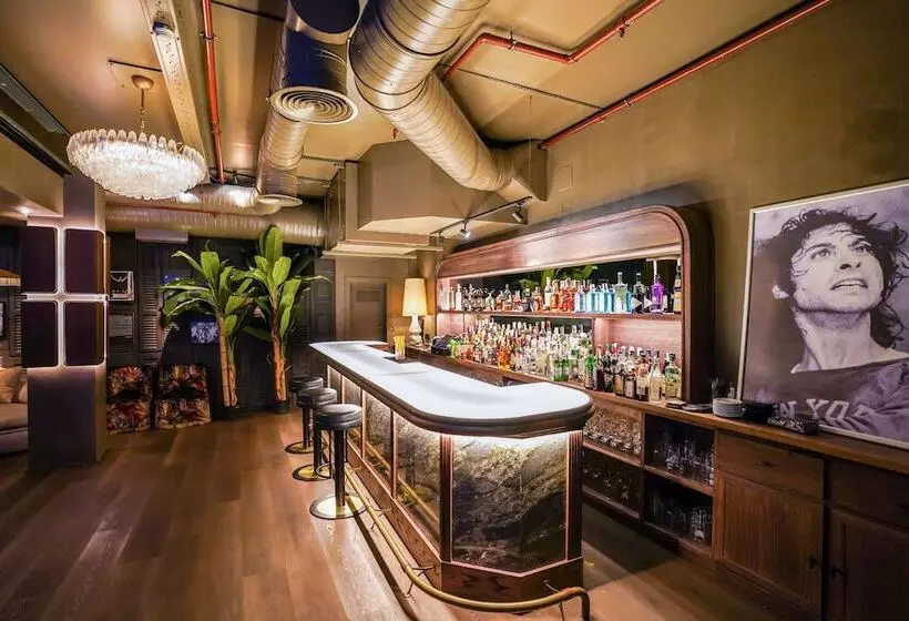 مسافرخانه El Pasaje