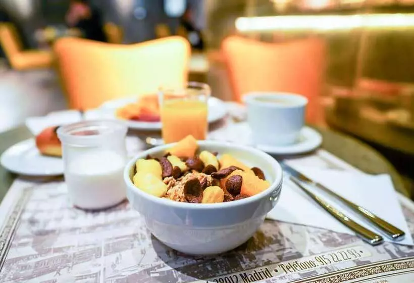 مسافرخانه El Pasaje