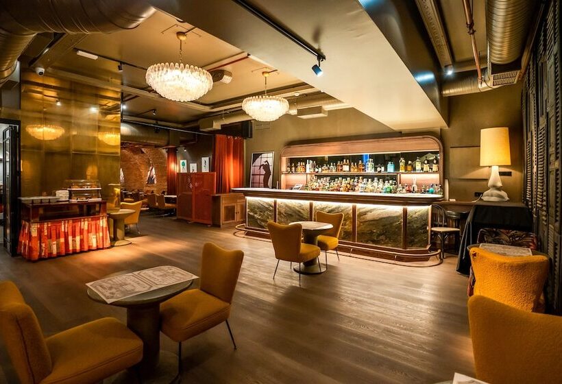 مسافرخانه El Pasaje