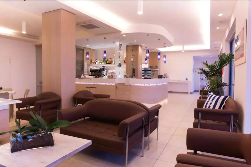 Otel Alexandra Beach Front Xxl Breakfast & Brunch Until 12 30pm