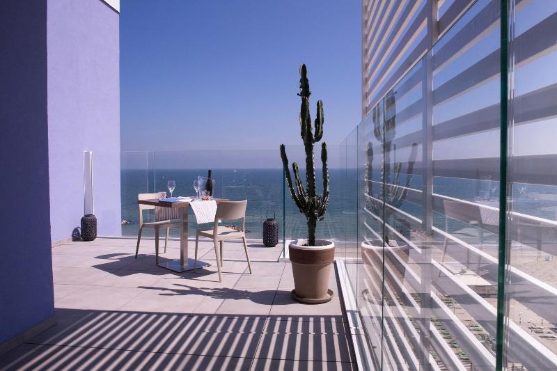 هتل Alexandra   Beach Front  Xxl Breakfast & Brunch Until 12 30pm