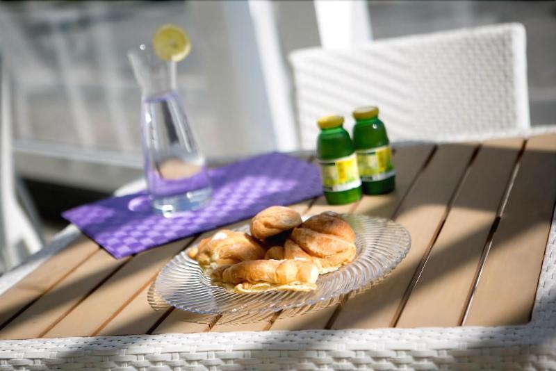 هتل Alexandra   Beach Front  Xxl Breakfast & Brunch Until 12 30pm