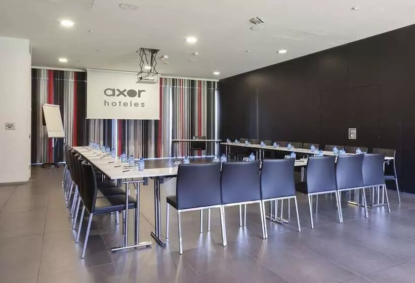 هتل Axor Feria