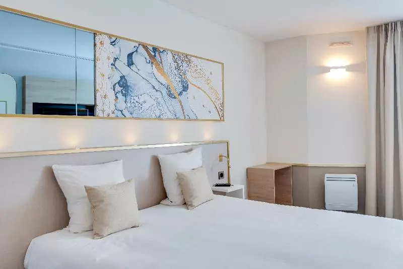 Brit Hotel Orléans St Jean De Braye   L Antarès