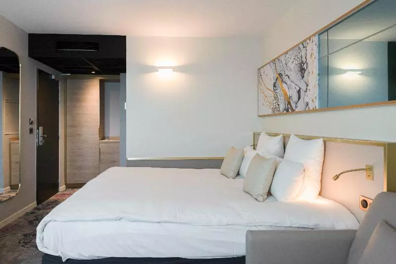 Brit Hotel Orléans St Jean De Braye   L Antarès