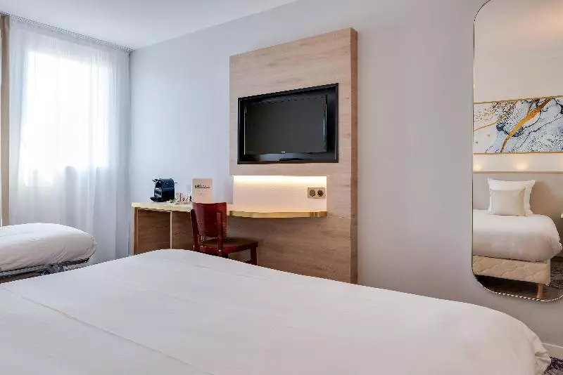 Brit Hotel Orléans St Jean De Braye   L Antarès