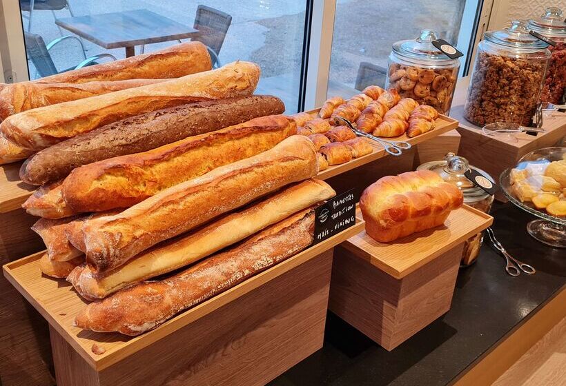 Brit Hotel Orléans St Jean De Braye   L Antarès