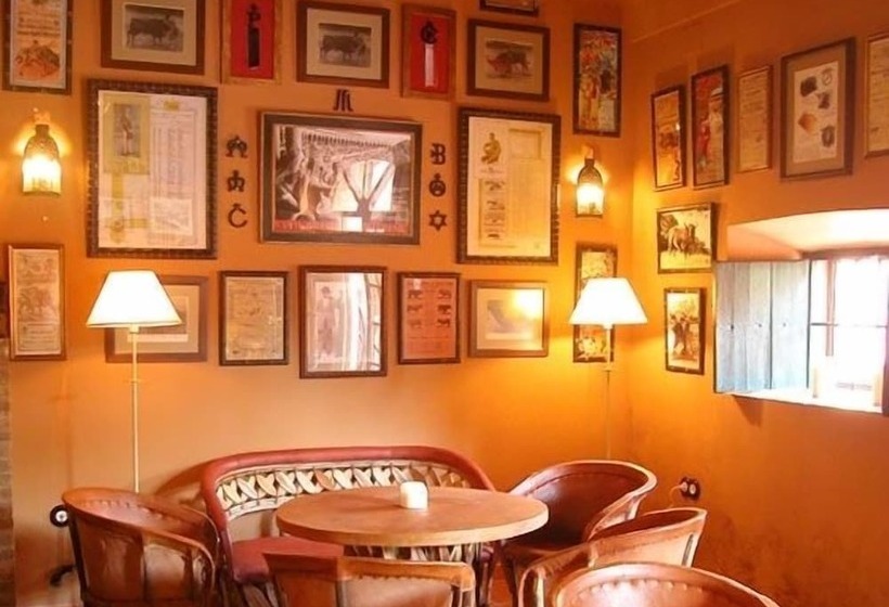 Отель Boutique Conde De La Corte