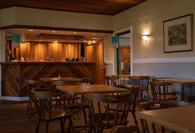 Отель Dutch Inn