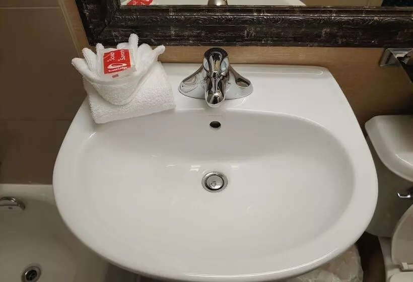 فندق Econo Lodge City Centre
