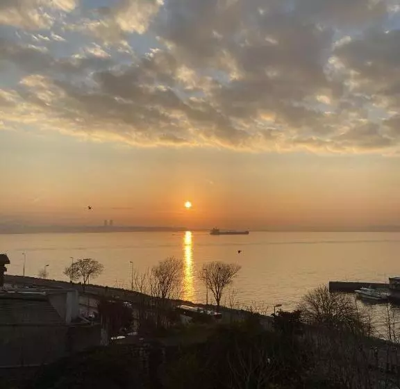 ホテル Mangana Konak